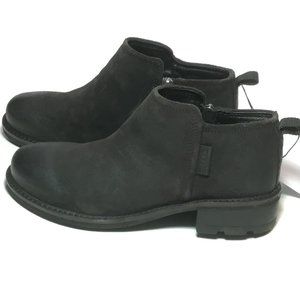 Keen Woman's Oregon Low Booties Production Sample